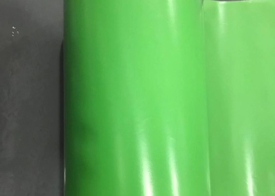 Film di HDPE bianco liscio con bassa resistenza alla trazione e superficie in rilievo